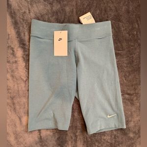 Nike Essential Mid Rise Blue Biker Shorts. Woman’s Small. Short Length. NWT